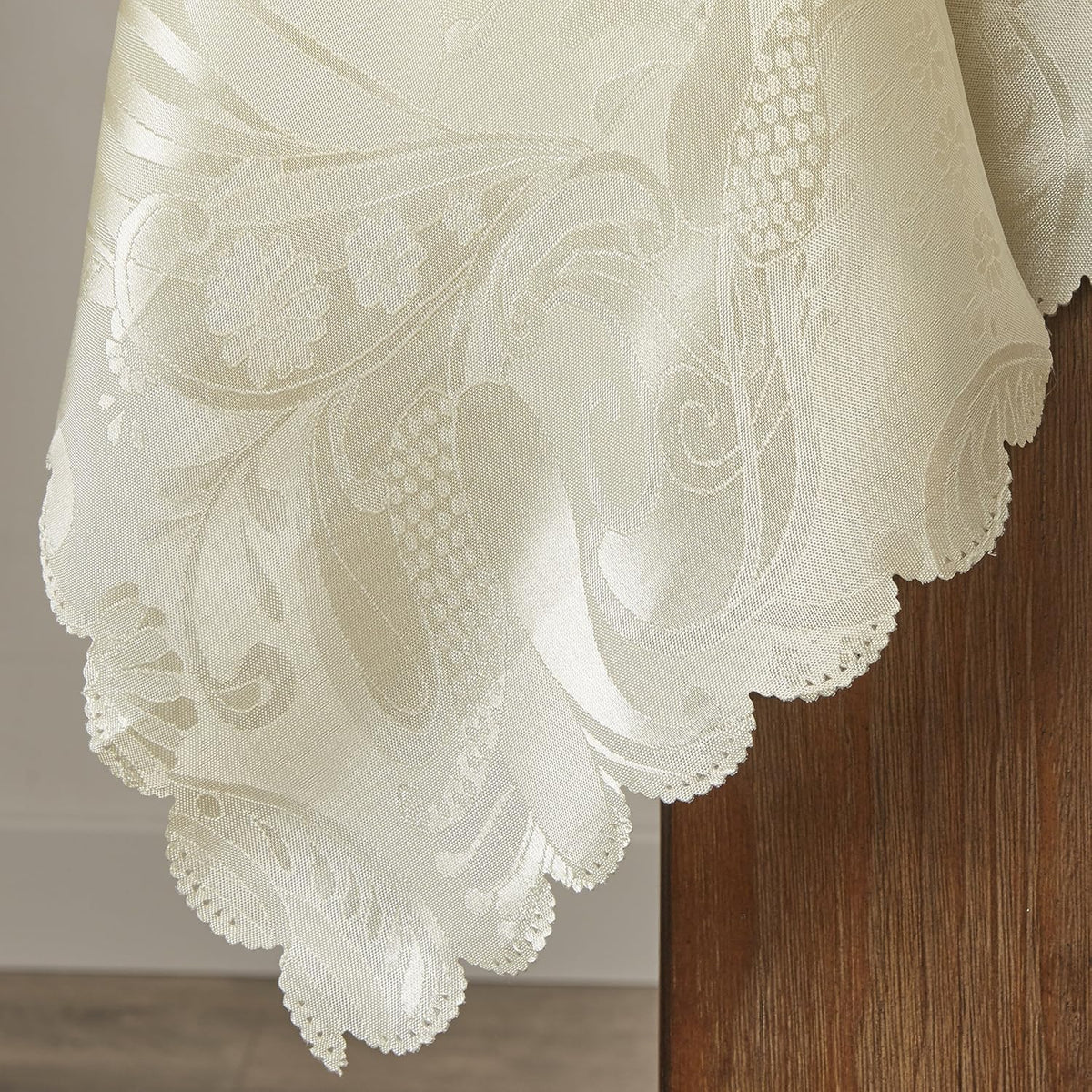 Violet Linen European Rose Design Tablecloth draped on round table