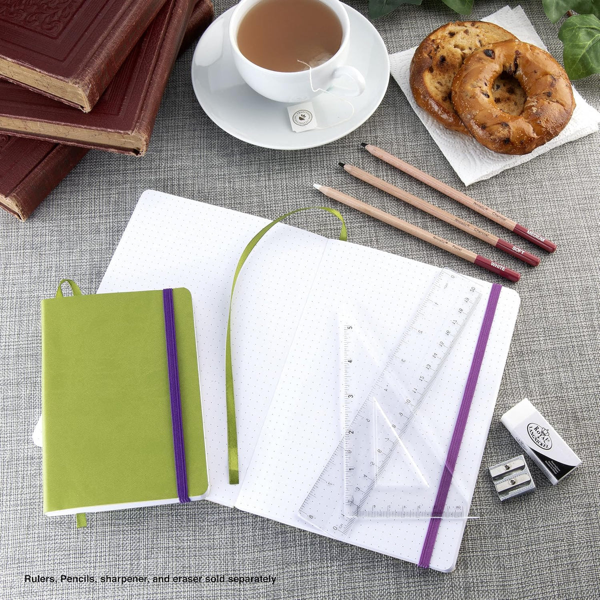 Expandable back pocket storage view