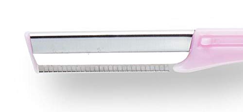 Detailed view of the anti slip plastic handle of the WOIWO dermaplaning tool for precise grooming control.