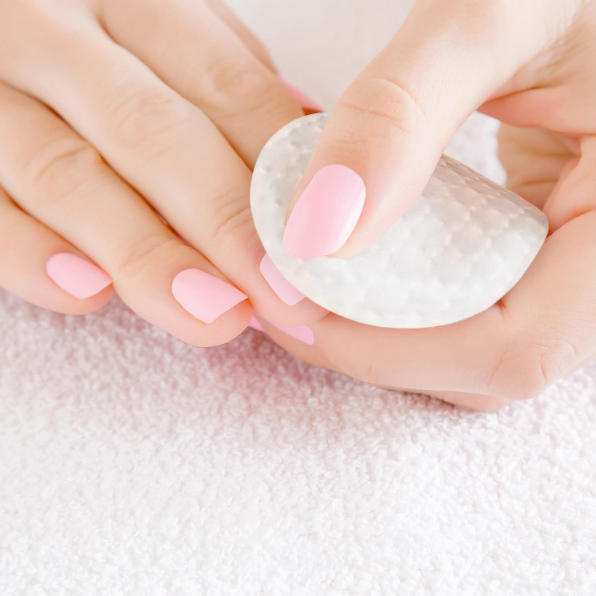 Diane lint free cotton pads for nail polish removal demonstration
