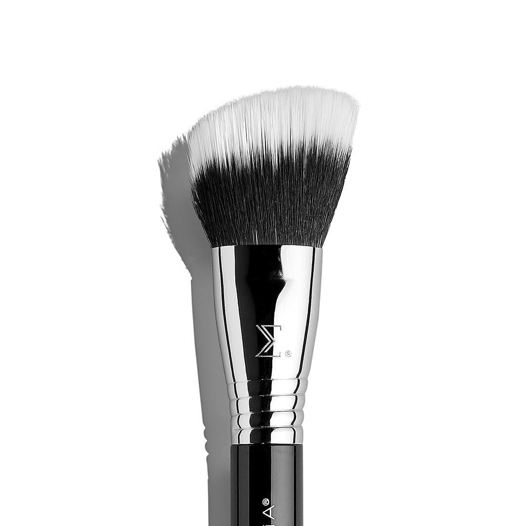 Angled duo-fiber bristle head of Sigma F53 makeup brush close up