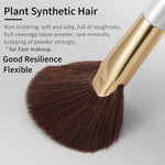Ergonomic birch wood handle and gold aluminum ferrule detailing on the professional makeup tool