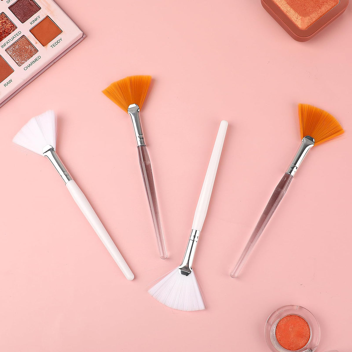 Abeillo imported skincare fan brushes packaged neatly for delivery to Indian consumers.