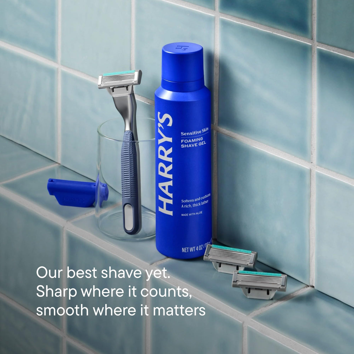 Ergonomic matte finish razor handle for men's professional shaving routine