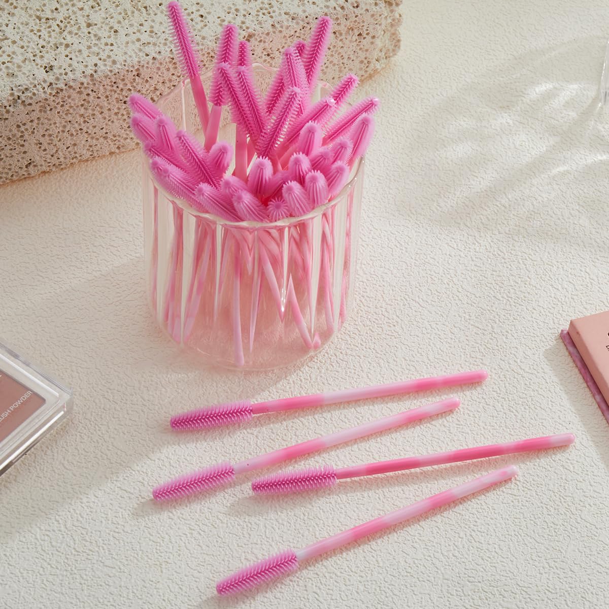 Huaxiyan silicone mascara wands in packaging
