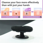 Textured pad on the manual facial scrubber for target T-zone blackhead removal