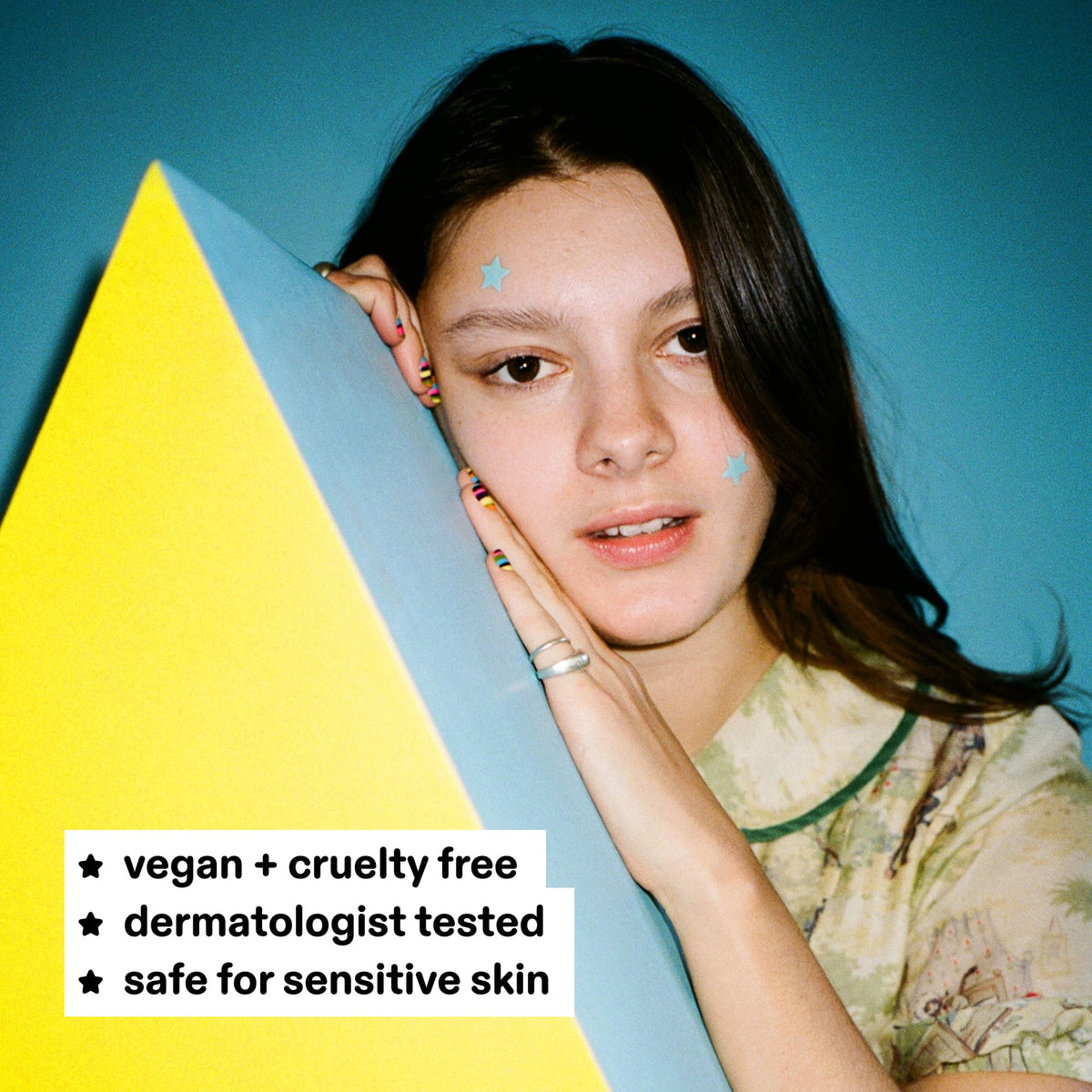 Dermatologist tested star patches used as a protective barrier against skin picking