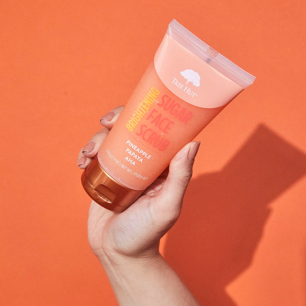 Tree Hut 7.4 fluid ounces brightening face exfoliator cream details