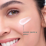 Pond's Light Moisturiser lifestyle product shot