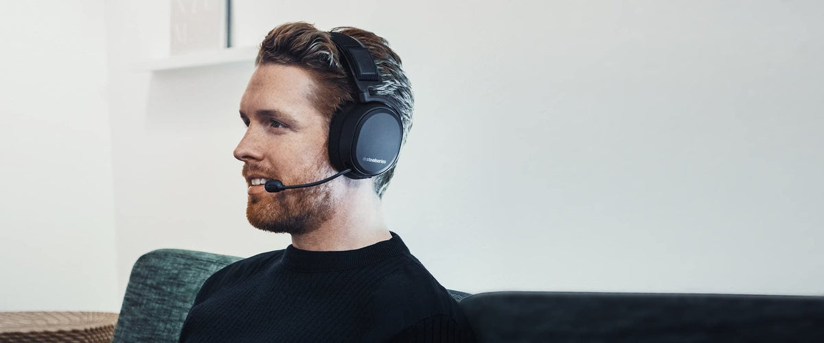 SteelSeries Arctis Pro Wireless ClearCast microphone extended