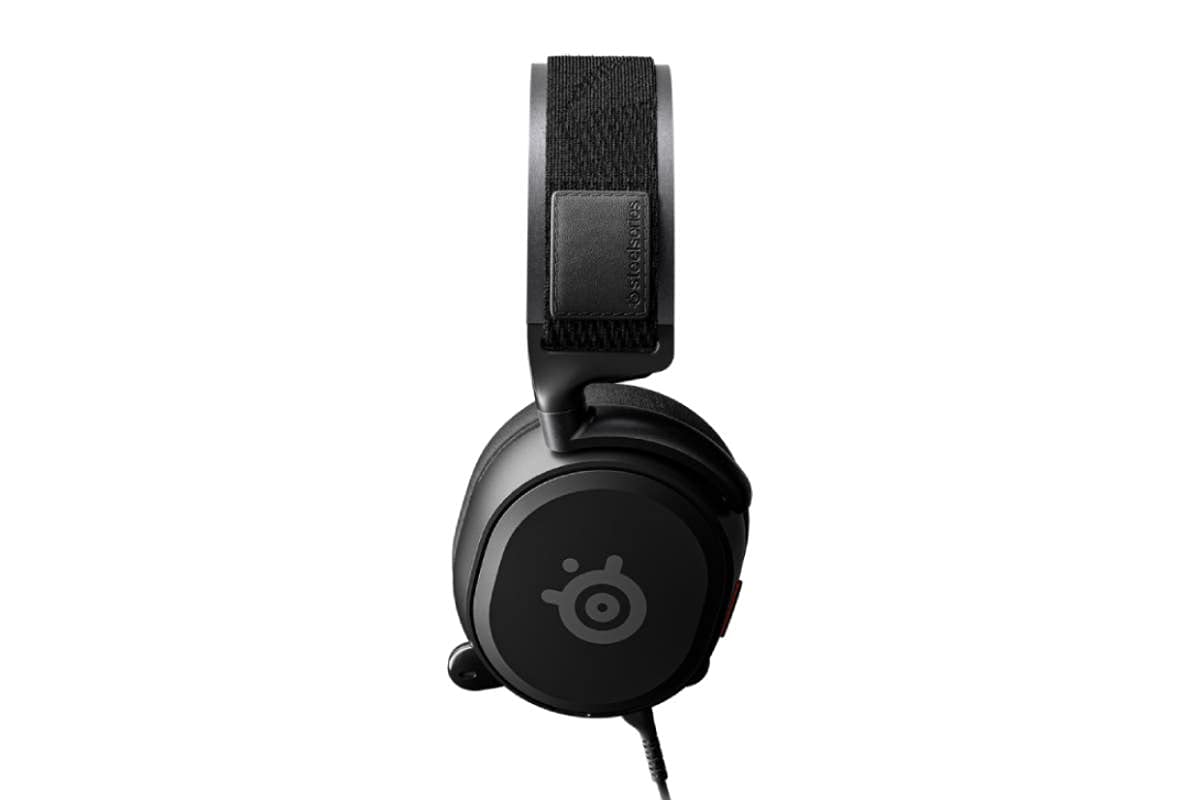 SteelSeries Arctis Prime headset showing noise canceling microphone