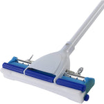 Close up view of the ergonomic handle and integrated hand wringer lever on the Mr Clean roller floor mop
