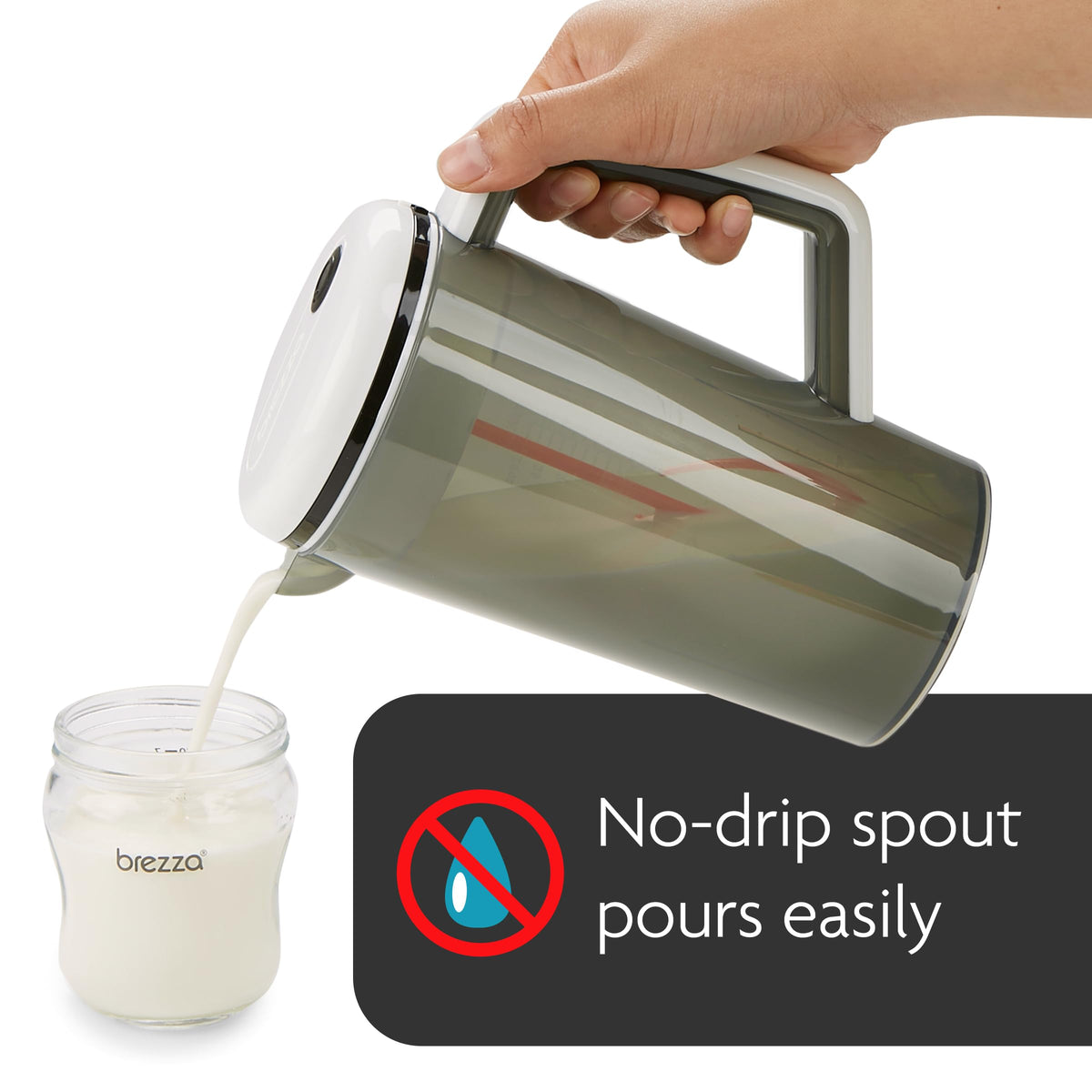 Portable battery operated baby formula mixer for bubble free bottle preparation