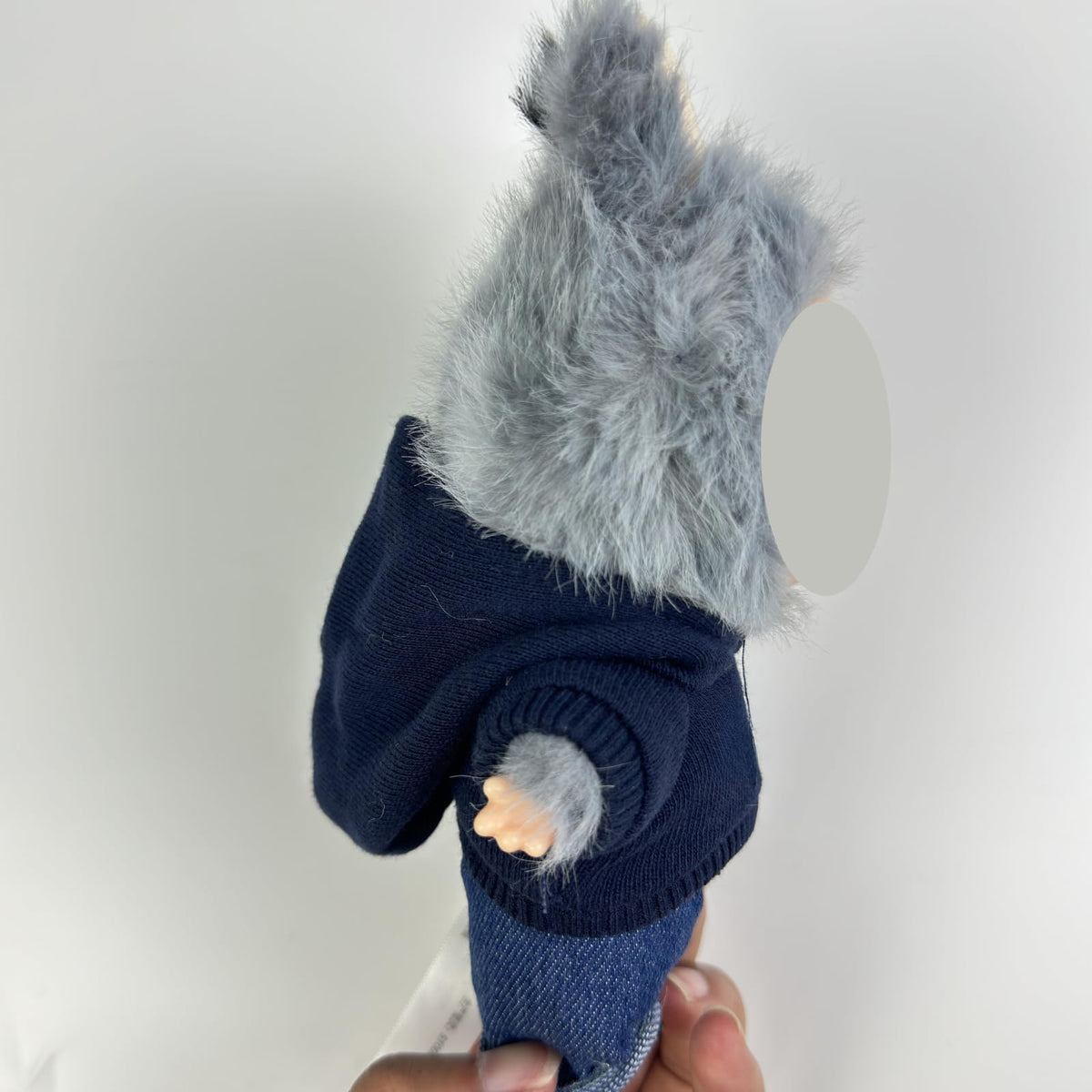 Side view of the premium fabric texture on the SunOutDeeal clothing set for seventeen centimeter doll pendants