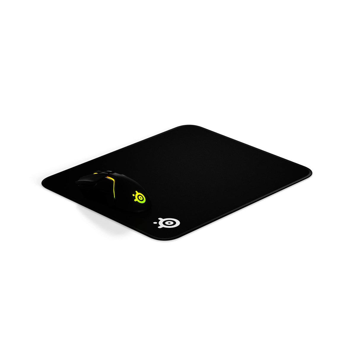 SteelSeries QcK Edge Medium cloth surface showcasing the clean premium brand logo detailing