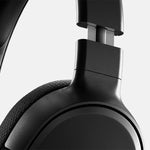 SteelSeries Arctis 1 headset connected to gaming controller