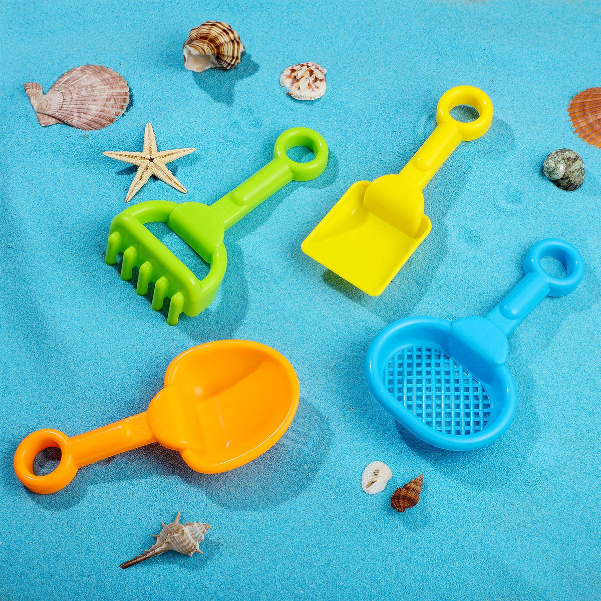 Storage-friendly design featuring hanging holes on shovel handles