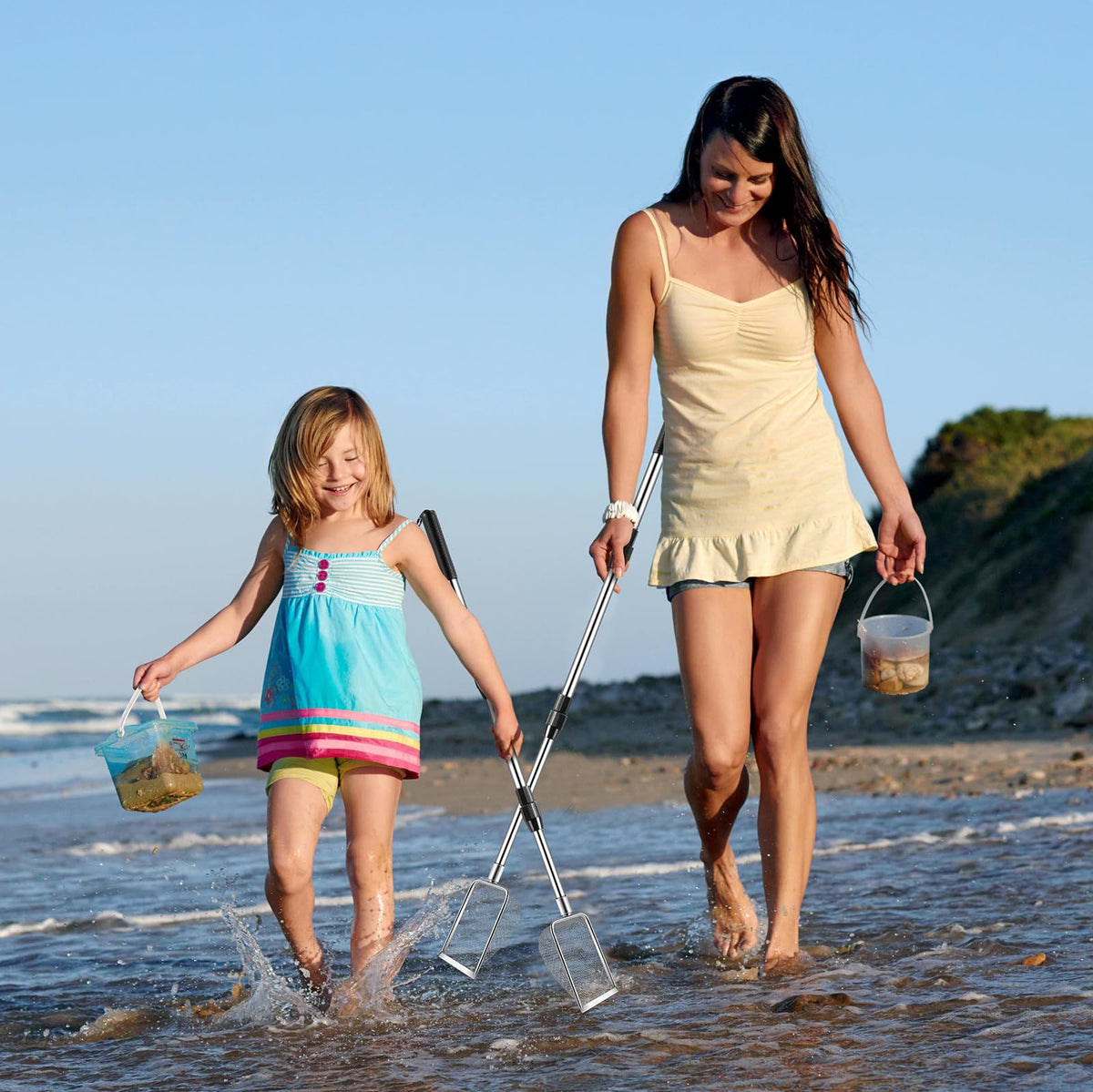 Detachable stainless steel mesh head for beach shell collection