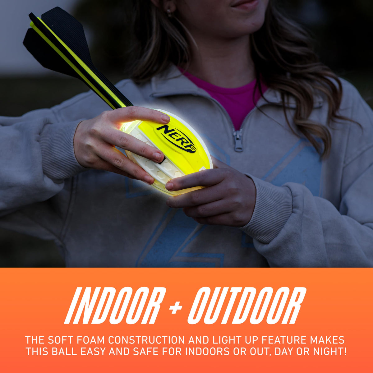 Aerodynamic tail fin structure of the USA imported glowing sports ball toy.
