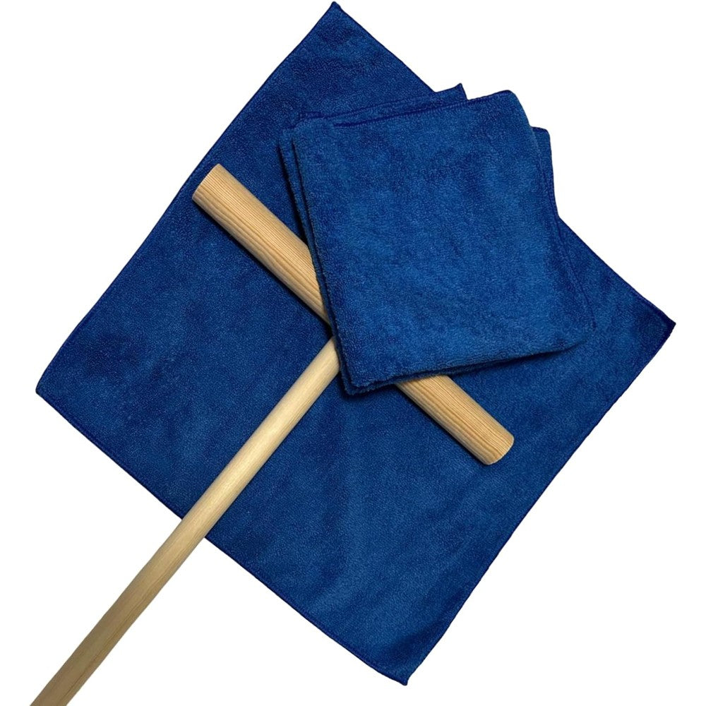 Guayaberas Cubanas traditional wood stick T shape mop front view with blue microfiber cleaning cloth attached.