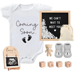 SytuHete pregnancy announcement set front view showcasing the customizable felt letter board and white cotton bodysuit.
