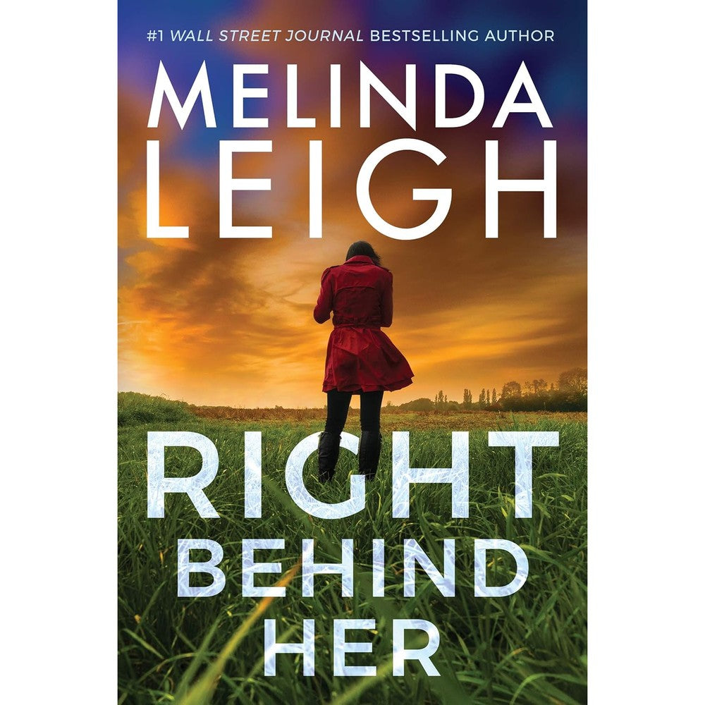 Right Behind Her (Bree Taggert Book 4)