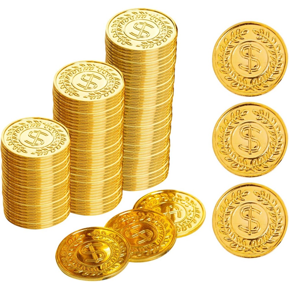 Vonokee plastic gold coins front view showing detailed pirate skull design