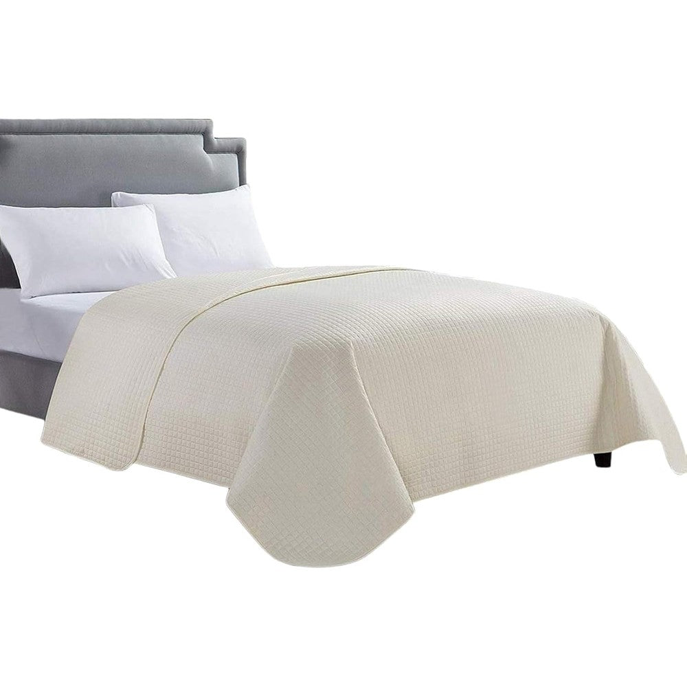HollyHOME luxury checkered ivory bedspread front view