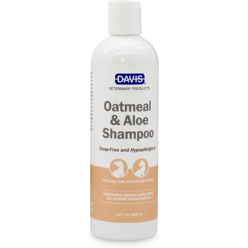Davis Manufacturing Oatmeal and Aloe pet shampoo front view bottle
